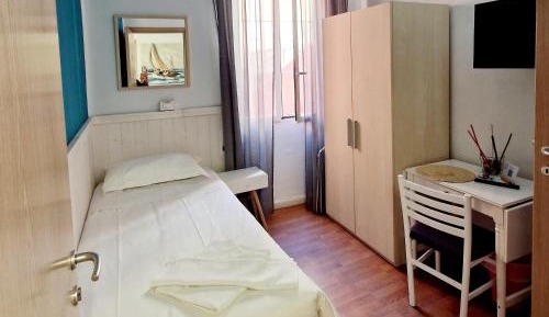 Small Single Room