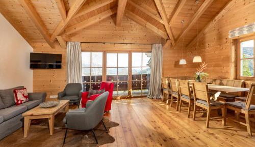 Four-Bedroom Chalet with Terrace and Balcony