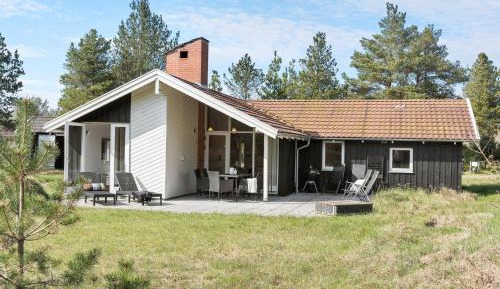 Three-Bedroom Holiday Home 