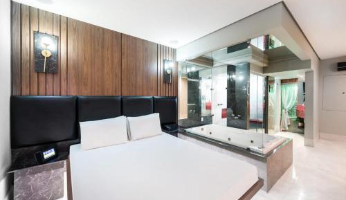 Suite with Sauna