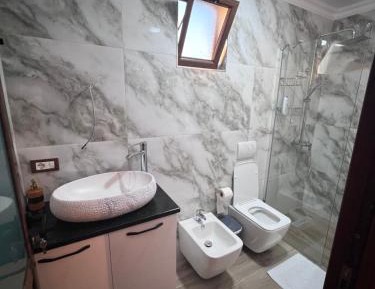 Classic One-Bedroom Apartment with King Bed