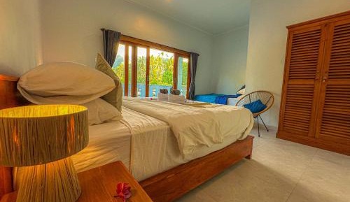 Two-Bedroom Apartment with Mountain View