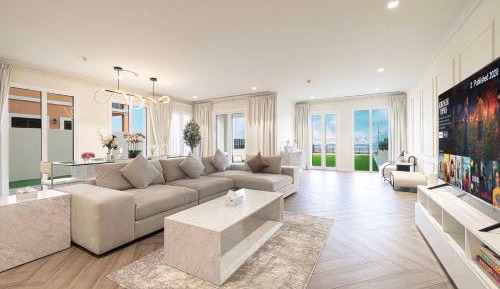 Six-Bedroom Villa 