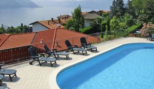 Apartment with Lake View