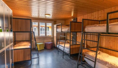 Single Bed in Mixed Dormitory Room with Shared Bathroom 