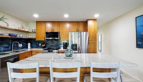 One-Bedroom Apartment: Partial Ocean View #13