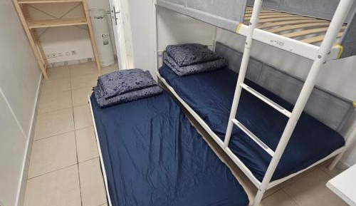 Economy Triple Room