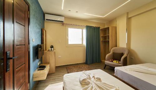 Deluxe Double Room with Pyramids View