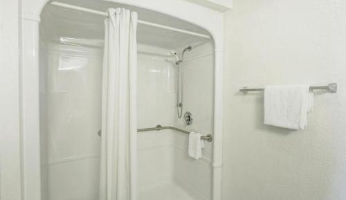 Queen Room - Disability Access