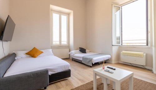 Quadruple Room with Private Bathroom