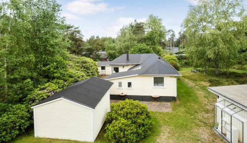 Four-Bedroom Holiday Home