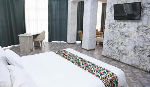 Queen Suite