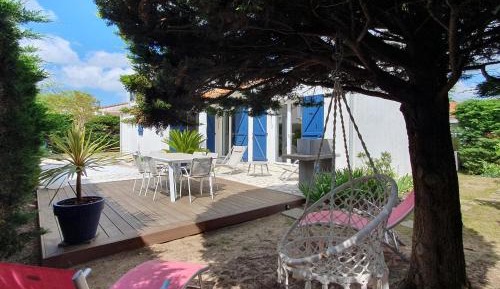Holiday Home (6 Adults)