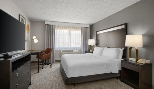 King Room - Hearing Accessible