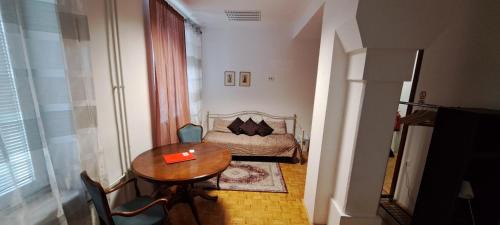 Triple Room with Shared Bathroom