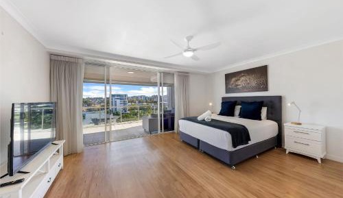 Four-Bedroom Premium Apartment