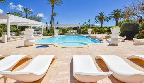 Three-Bedroom Holiday Home 
