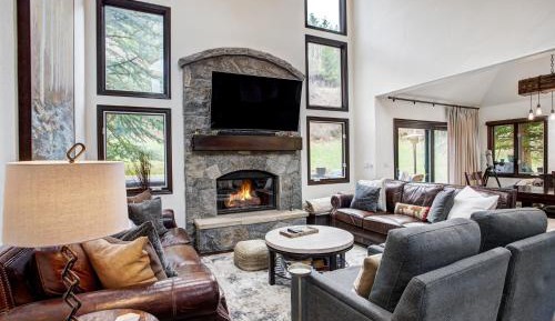 Four-Bedroom Holiday Home