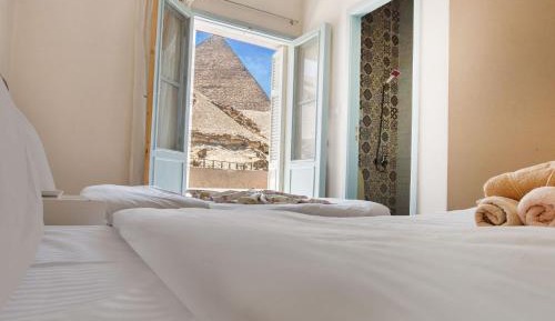 Deluxe Double or Twin Room with Balcony - Pyramids View