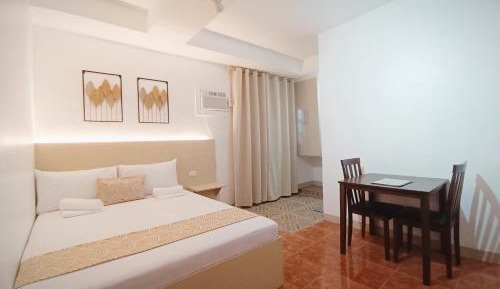Standard Queen Room