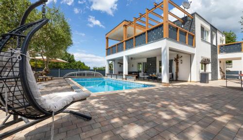 Villa with Sea View