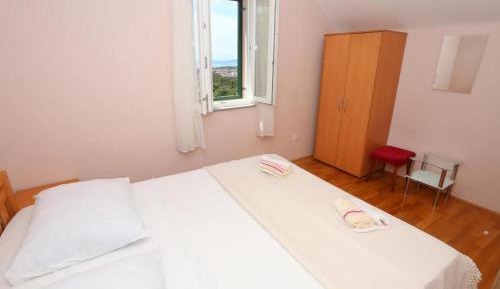 Two-Bedroom Apartment with Balcony and Sea View