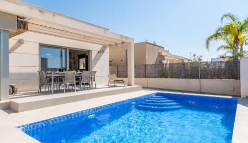 Villa with Garden View