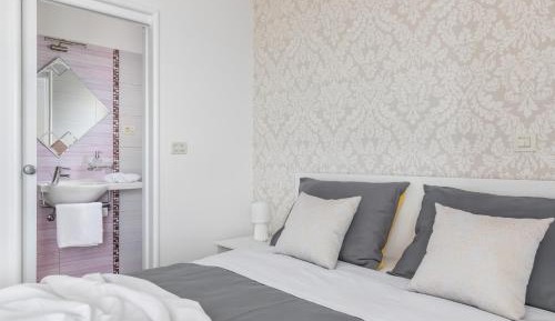 One-Bedroom Apartment with Sea View and Terrace