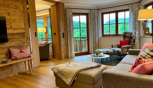 Apartment with Mountain View