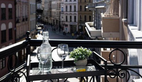 One-Bedroom Apartment with Balcony