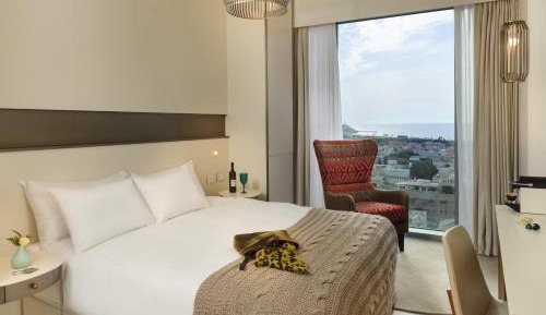 Club Double Room with Partial Sea View