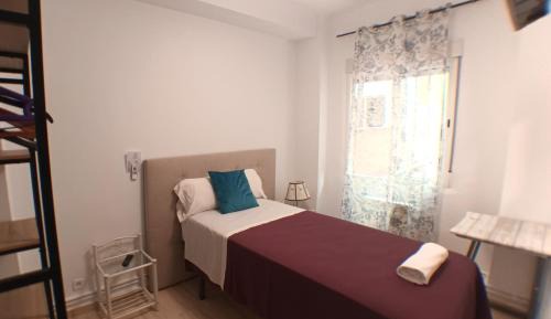 Single Room with Shared Bathroom