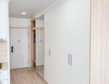 Deluxe One-Bedroom Apartment with Garden View