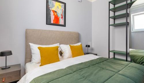 Extra Large 1 Bedroom Apartment with Sofabed