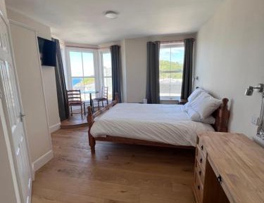 King Room with Sea View- Third Floor