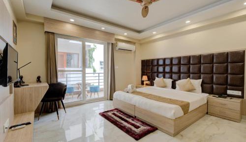 Superior One-Bedroom Apartment with Balcony