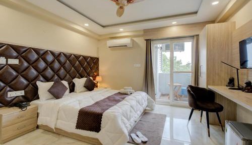 One-Bedroom Apartment with Balcony