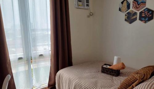 One-Bedroom Apartment with City View