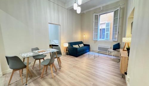 One-Bedroom Apartment - Non-Smoking
