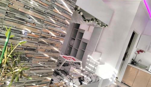Studio - Split Level