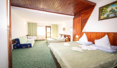 Economy Quadruple Room with Shared Bathroom