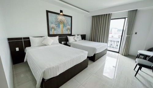 Double or Twin Room with Side Sea View