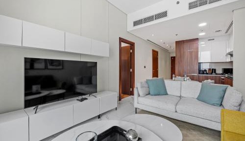 Premium One Bedroom Apartment with Kitchen & Balcony