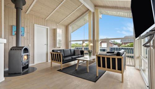 Three-Bedroom Holiday Home 