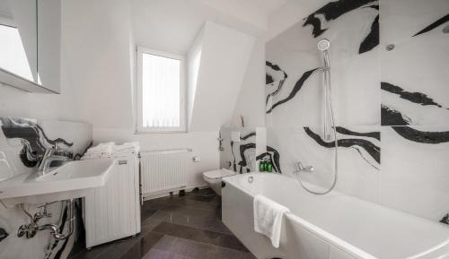Deluxe Suite Apartment with 2 Bedrooms - Nützelstraße 14
