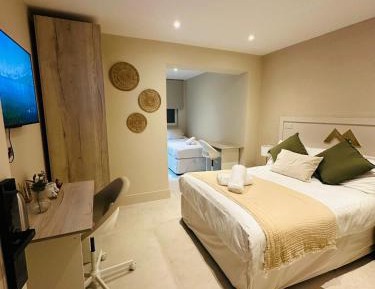 Luxury Triple Room