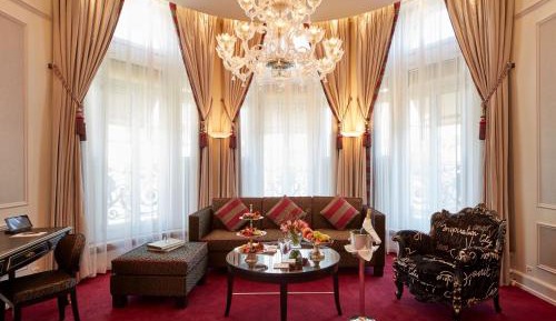 Deluxe Suite