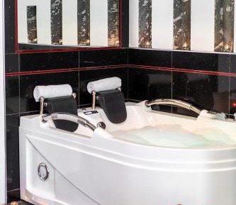 Luxury King Room with 2-person Hot Tub