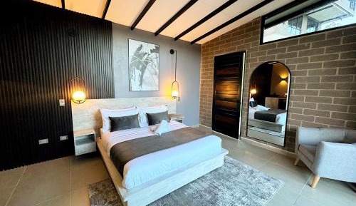 Deluxe Suite with Spa Bath