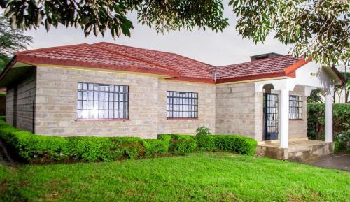 Three-Bedroom Holiday Home 